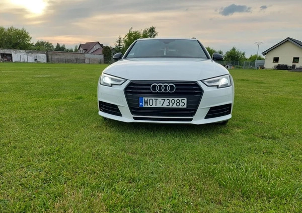 Audi A4 cena 65700 przebieg: 205400, rok produkcji 2016 z Ustka małe 22